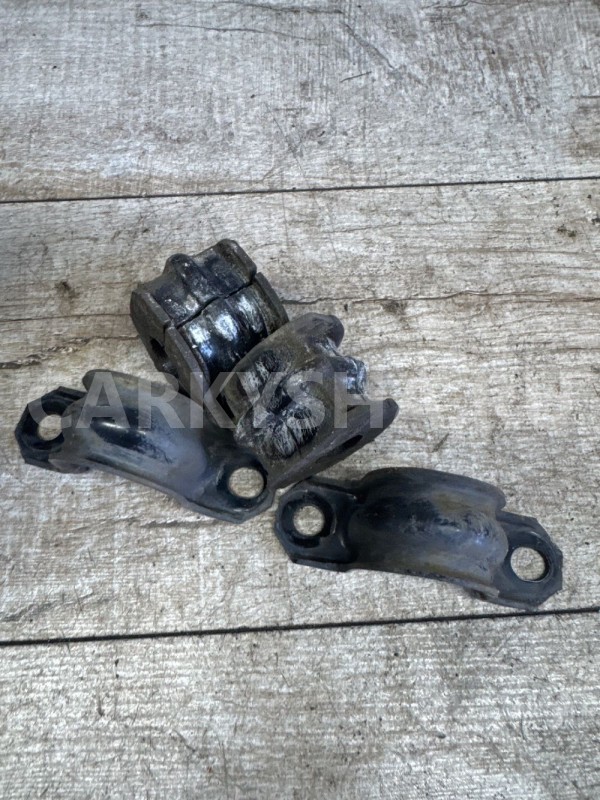 Кронштейн стабилизатора задний Nissan Qashqai j10 Nissan Qashqai оригинальный номер 56233CA000