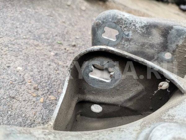 Подрамник передний Mercedes-Benz C-класс W204 Mercedes-Benz C-klasse оригинальный номер A2046281057
