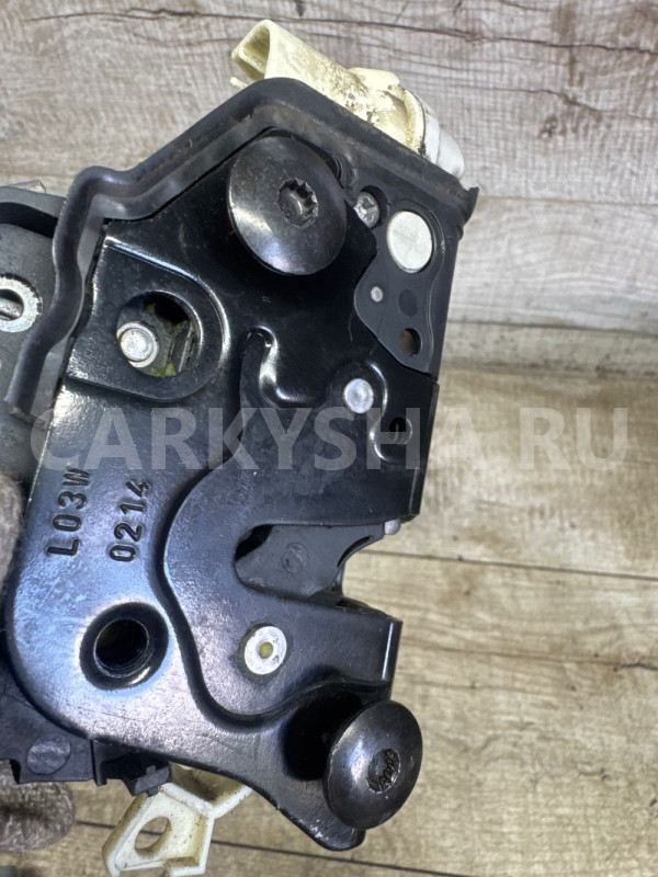 Замок двери передний левый VW Touareg NF 9 pin Volkswagen Touareg оригинальный номер 8j1837015b