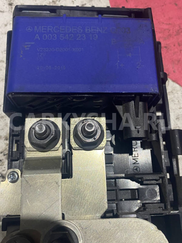 Блок предохранителей Mercedes A W176 Mercedes-Benz A-klasse оригинальный номер A2465400950