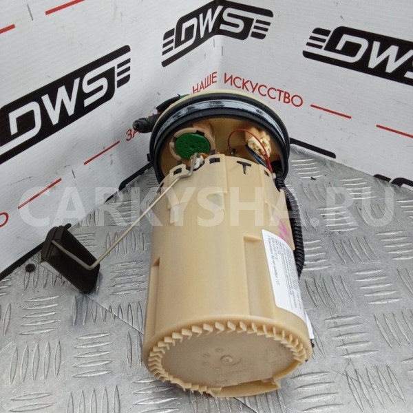 Насос топливный Toyota Avensis 