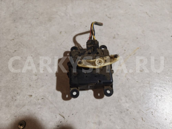 Моторчик заслонки отопителя Nissan Bluebird оригинальный номер 6250030850