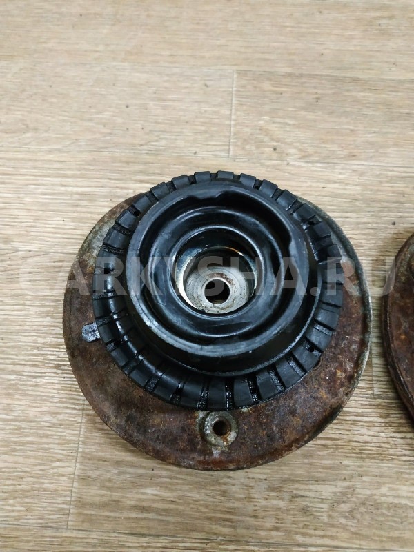 Опора переднего амортизатора верхняя Land Rover Freelander 