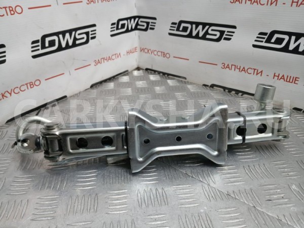 Домкрат Nissan Teana 