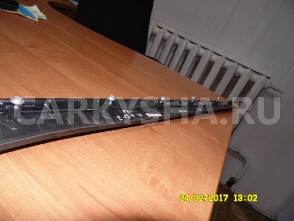 Накладка декоративная Mercedes-Benz E-класс W212/S212/C207/A207 (2009—2013) Mercedes-Benz E-klasse оригинальный номер A2127205722