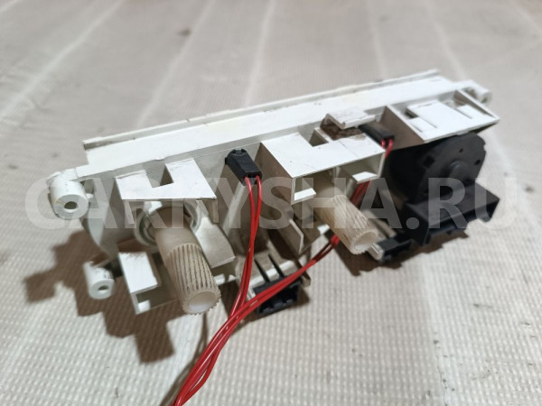 Блок управления отопителем Nissan Primera оригинальный номер 275103J400