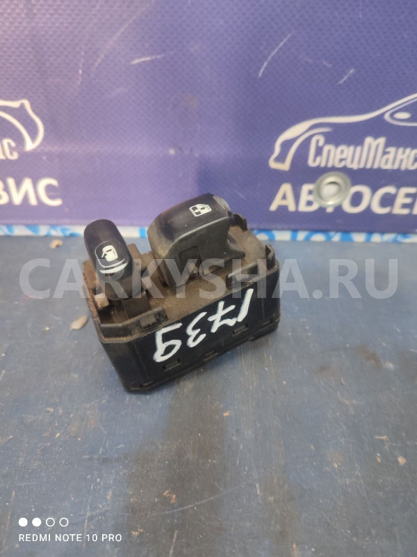 Блок стеклоподъемника правый SsangYong Rexton Ssang Yong Rexton оригинальный номер 96327938