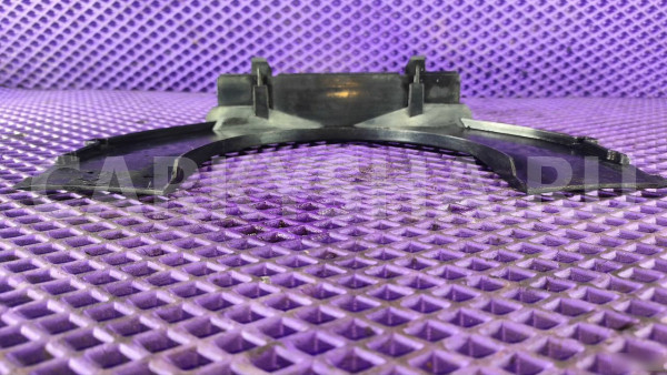 Накладка жабо Mercedes-Benz W210 Mercedes-Benz E-klasse оригинальный номер 2108300013