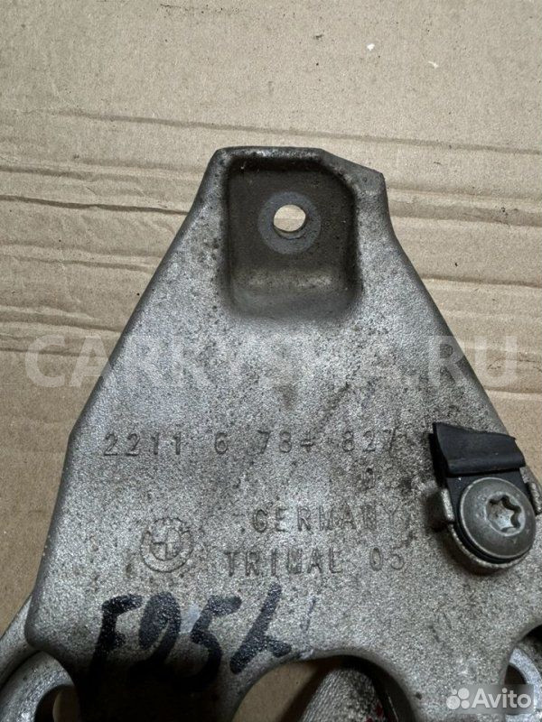 Кронштейн двигателя левый BMW X3 F25 N52B30 2010 BMW X3 оригинальный номер 22 11 6 864 719