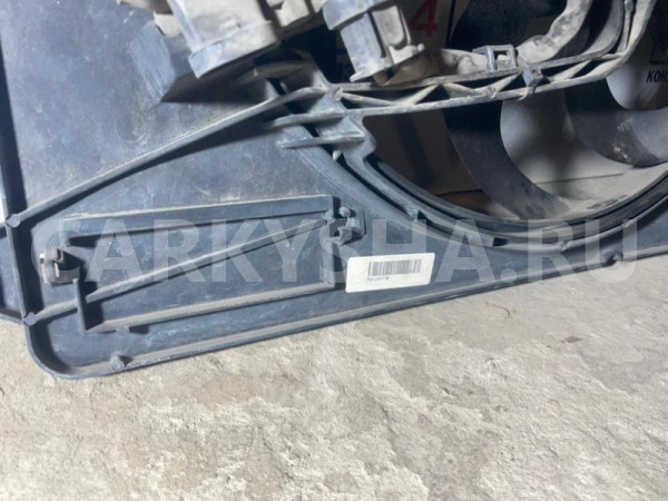 Диффузор радиатора Volvo S40 оригинальный номер 8240543, 6G918C607MG