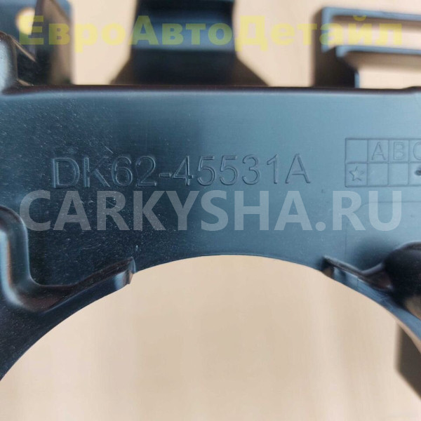 Кронштейн обшивки багажника Range Rover Sport L494 Land Rover Range Rover оригинальный номер LR056906