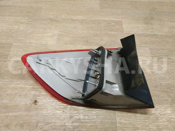 Фонарь задний наружный правый Ford Mondeo оригинальный номер 1486778