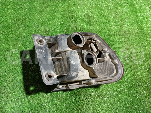 Фонарь задний наружный правый Nissan Avenir 