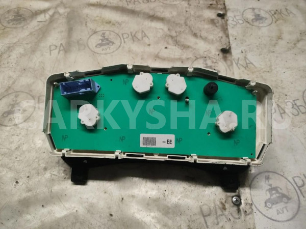 Панель приборов  Ford Fiesta Mk5  РКПП Ford Fiesta оригинальный номер 1776173