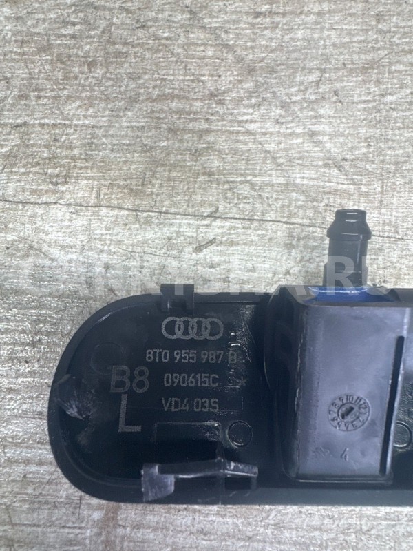 Форсунка омывателя левая Audi A4 B8/A5 I/RS4 B8 Audi 200 оригинальный номер 8t0955987b
