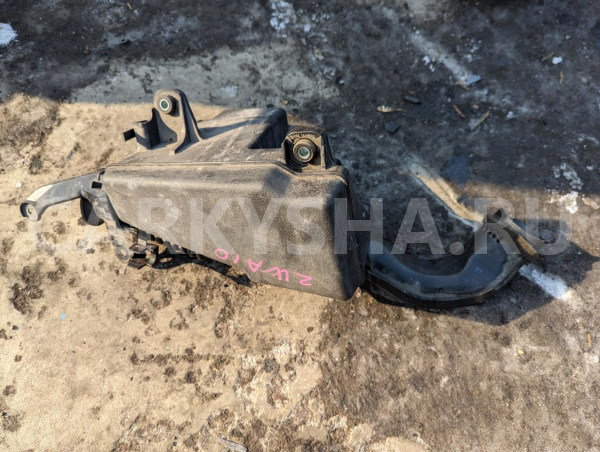 Корпус воздушного фильтра Lexus CT оригинальный номер 17751-37100