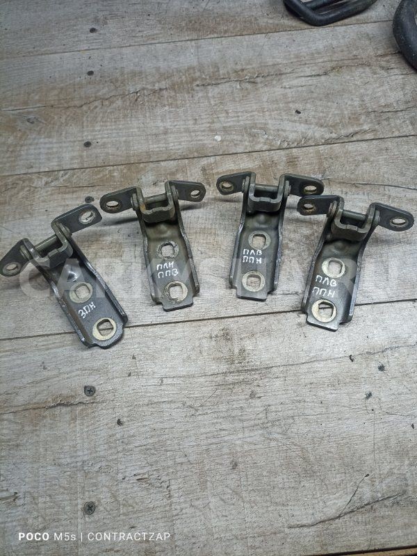 Петля двери Chevrolet Cruze I рестайлинг (2012—2016) Chevrolet Cruze оригинальный номер p13070