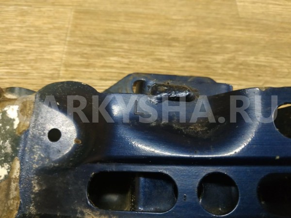 Кронштейн усилителя заднего бампера левый Toyota Avensis 