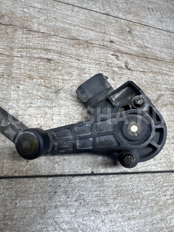 Датчик клиренса задний Jeep Grand Cherokee WK2 Jeep Cherokee оригинальный номер 68164814ab