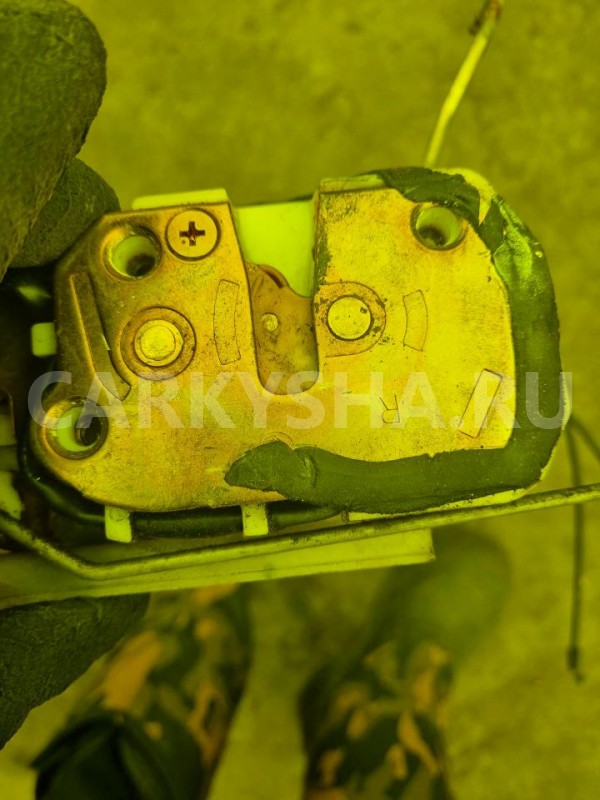 Замок двери Toyota Aristo 