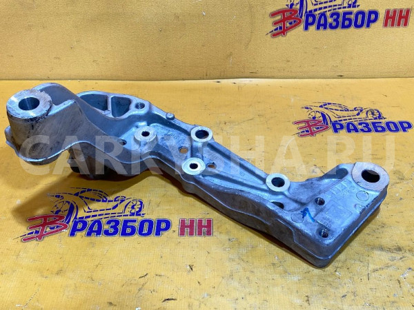 Кронштейн подрамника Skoda Octavia II (2004—2009) Skoda Octavia оригинальный номер 1K0199295F