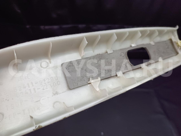Накладка стойки Toyota Mark II 1998 6241122290 GX100, правая Toyota Mark II 