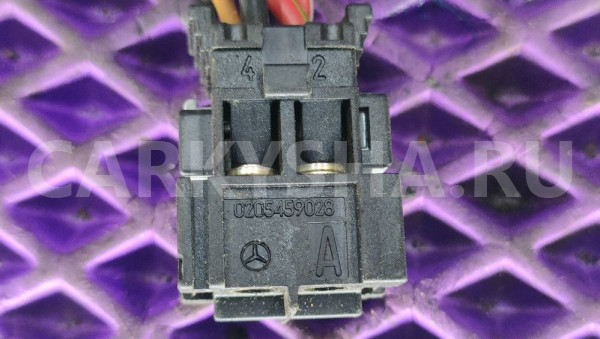 Разъем 0205459028 Mercedes-Benz W124 Mercedes-Benz W124 оригинальный номер 0205459028