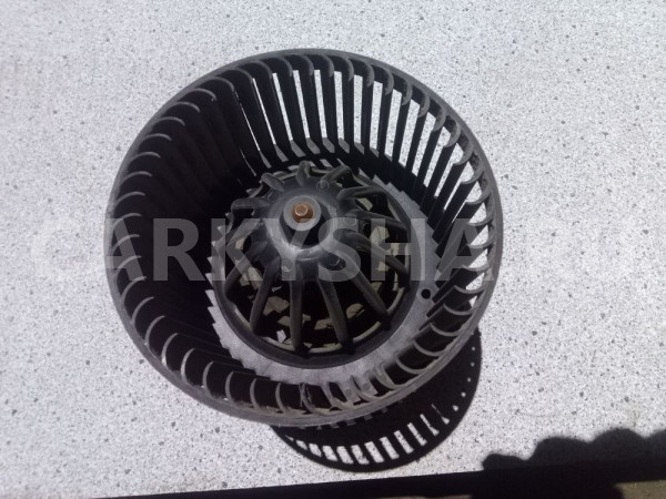 Моторчик отопителя Nissan Almera G15 (2012—2018) Nissan Almera оригинальный номер 272106020R