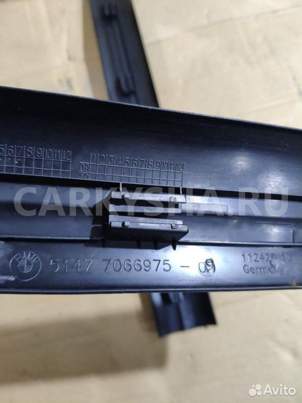 Накладка порога правая BMW 1 E87 N46B20 2007 BMW 1er оригинальный номер 51 47 7 126 292