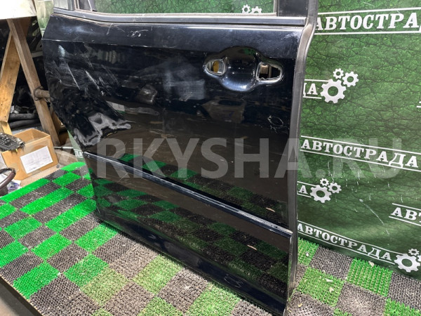 Дверь TOYOTA NOAH VOXY ESQUIRE 2014-2021 6700328630, задняя правая Toyota Noah 