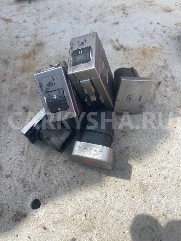 Кнопка Ford Focus II рестайлинг (2007—2011) Ford Focus оригинальный номер 1352794