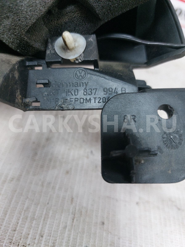 Уголок двери внутренний правый Volkswagen Golf Mk5 Volkswagen Golf оригинальный номер 1KO837994B