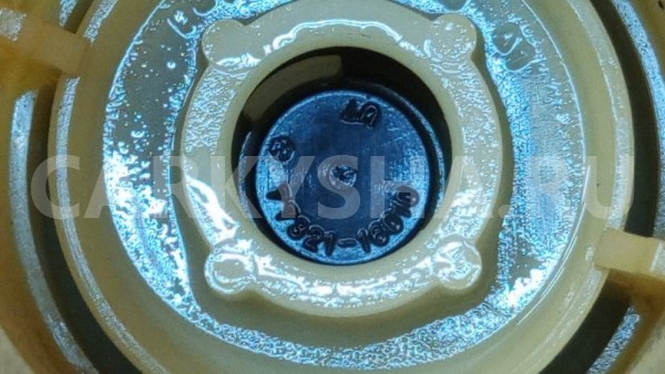 Крышка топливного бака Toyota Carina E AТ191 4A-FE Toyota Carina оригинальный номер 7732116010