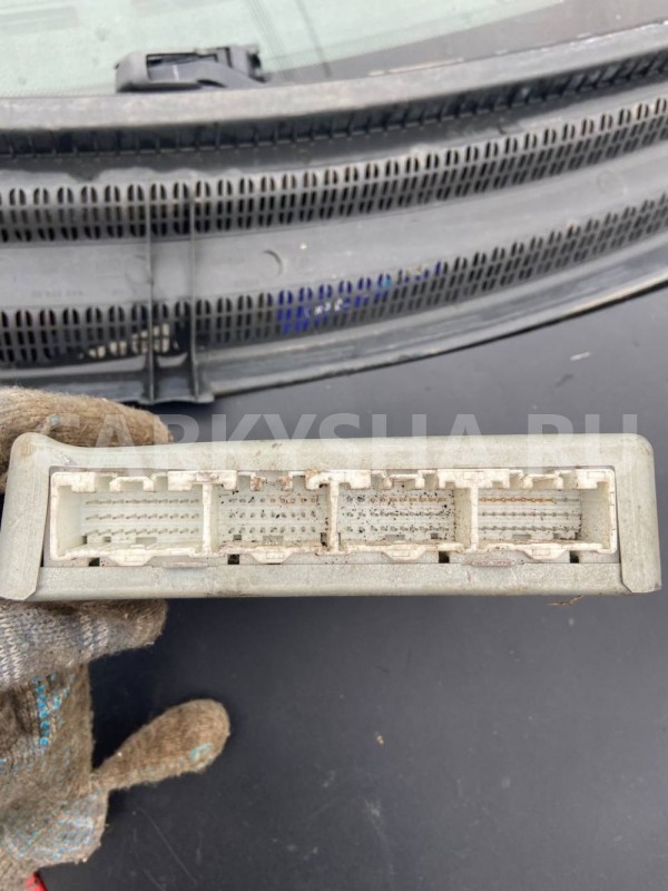 Блок управления двигателем Mazda 6 GG (2002—2005) Mazda 2 оригинальный номер L333 18 881C