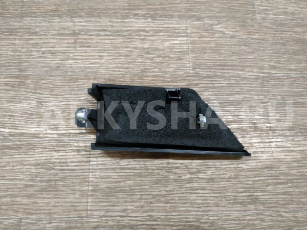 Накладка зеркала внутренняя левая Ssang Yong Actyon 