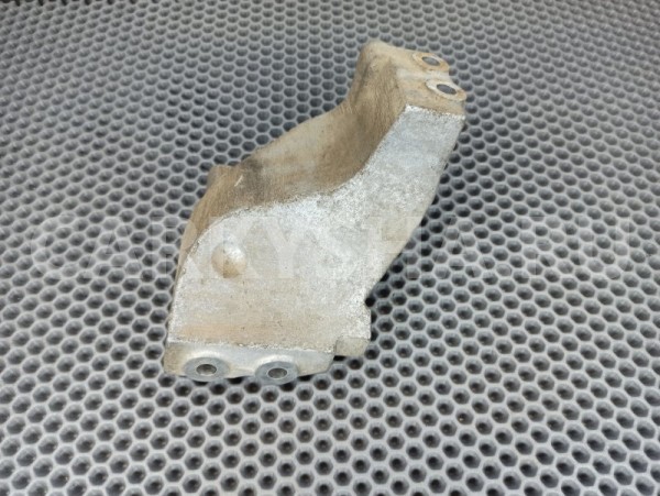 Кронштейн впускного коллектора Nissan Almera N16 Nissan Almera 