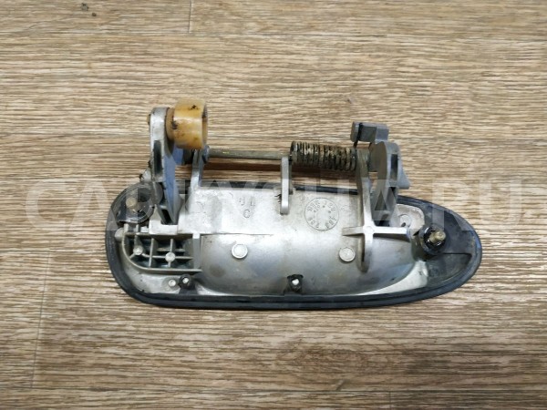 Ручка двери задней наружная левая Mazda Capella 