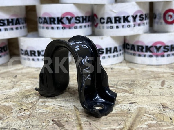 Хомут Втулки Стабилизатора Toyota Highlander III (U50) оригинальный номер 48824-0E020