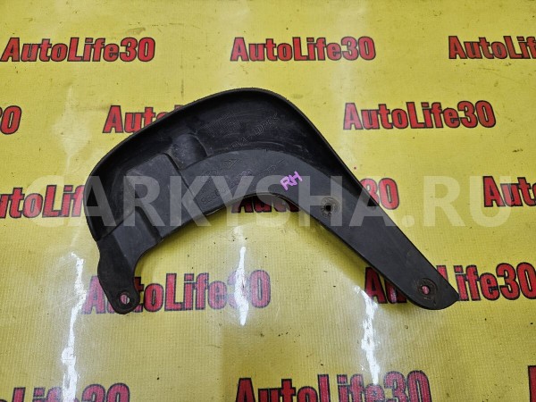 Брызговик передний правый Hyundai Santa Fe 