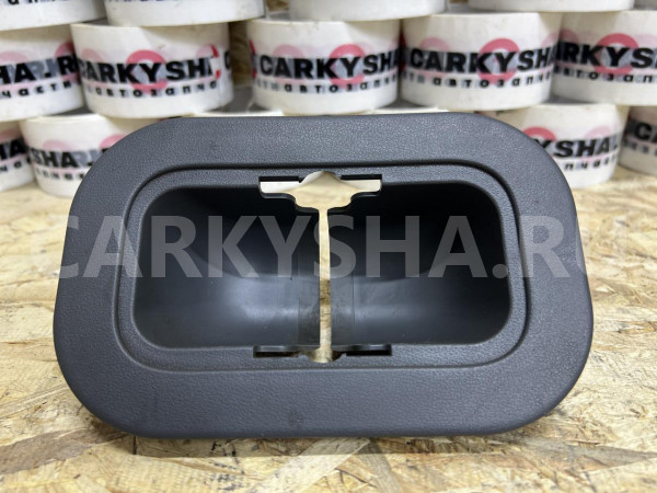 Крышка петли сиденья Toyota Land Cruiser 200 Series оригинальный номер 71696-60150-B0