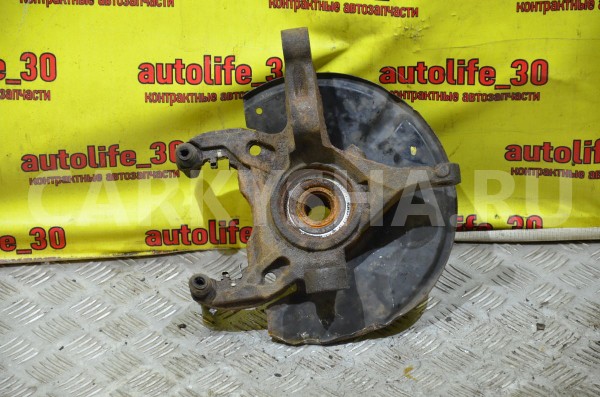 Кулак поворотный передний правый Mitsubishi Colt 