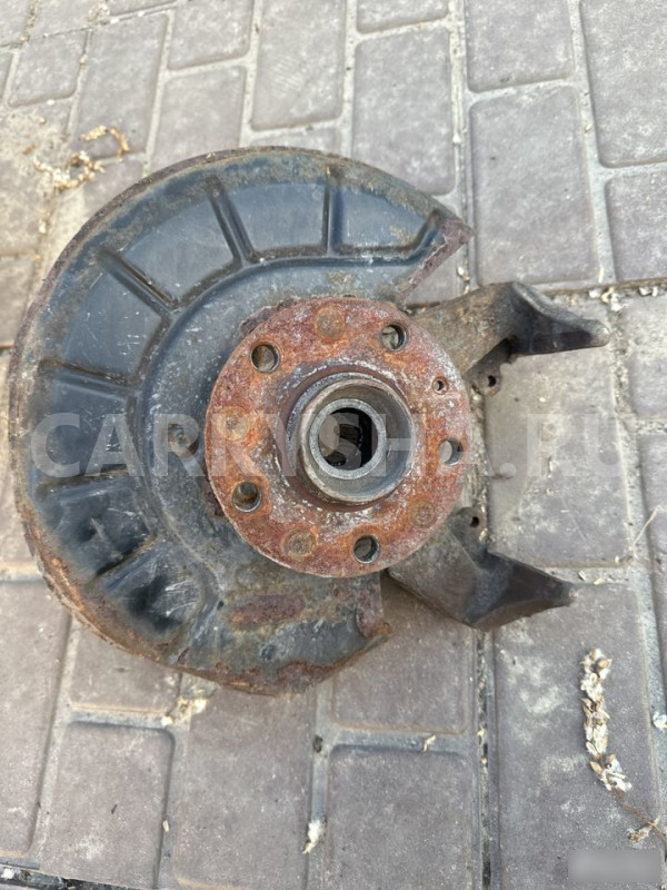 Кулак поворотный передний правый VW golf plus Volkswagen Golf Plus оригинальный номер 1K0407256T 1K0400054MD