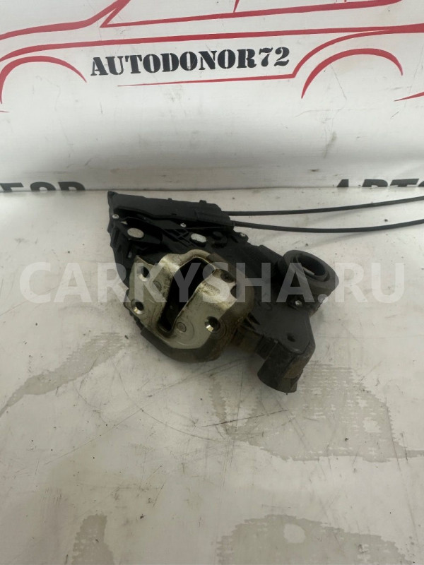 Замок двери передней правой для Toyota Yaris 2 Toyota Yaris оригинальный номер 690300D140