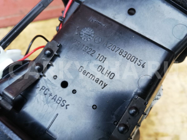 Решетка Вентиляционная Mercedes-Benz E-Class 2012 C207 271.860 Mercedes-Benz E-klasse оригинальный номер A2078300154