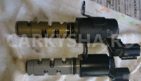 Датчик изменения фаз фазорегулятор G4KD Kia Magentis оригинальный номер 243752G500TE