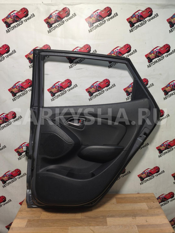 дверь задняя правая Hyundai ix35 оригинальный номер 770042Y011