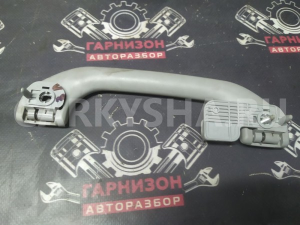 Ручка потолка Mitsubishi Lancer 9 2006г АКПП Mitsubishi i оригинальный номер MR330017