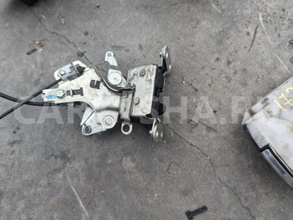 Замок двери Toyota Voxy оригинальный номер 6920028051