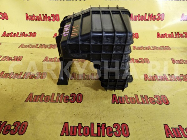 Резонатор воздушного фильтра Mazda 6 