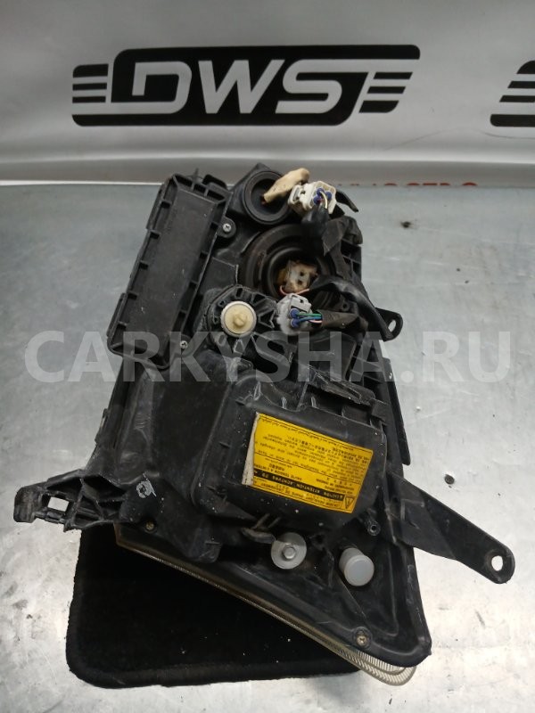 Фара Toyota Avensis 